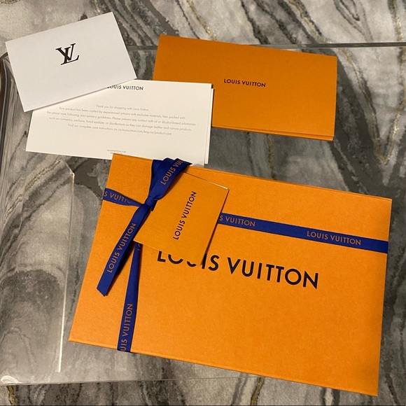 💯% Authentic LV Pochette Accessories - Picture 2 of 10